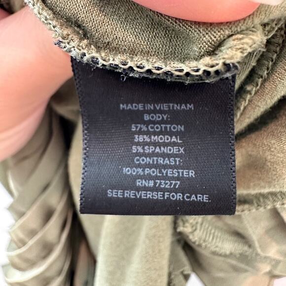 SIMPLY VERA VERA WANG | Olive Green Pleated Hem Tunic Tee Shirt | Medium - Picture 7 of 8